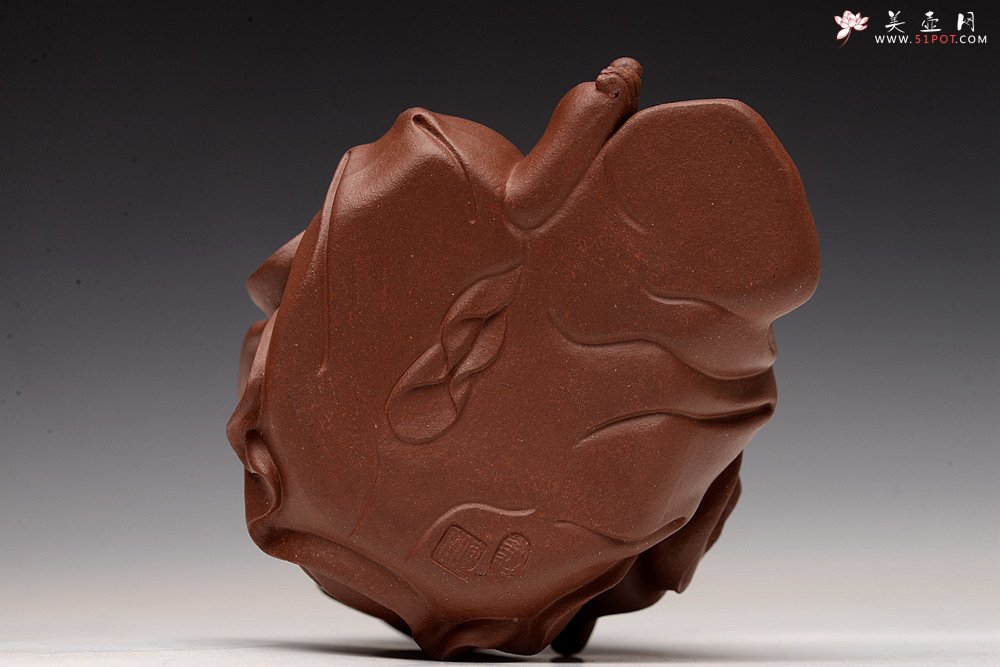 紫砂壶图片：王健徒弟刘祥新作 奢侈用料底槽青 刘海戏金蟾  - 宜兴紫砂壶网