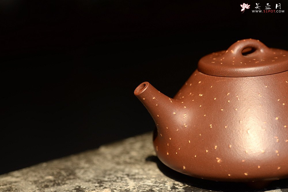 紫砂壶图片：骨肉均挺 迷人铺砂 巧克力之全手子冶石瓢 - 宜兴紫砂壶网