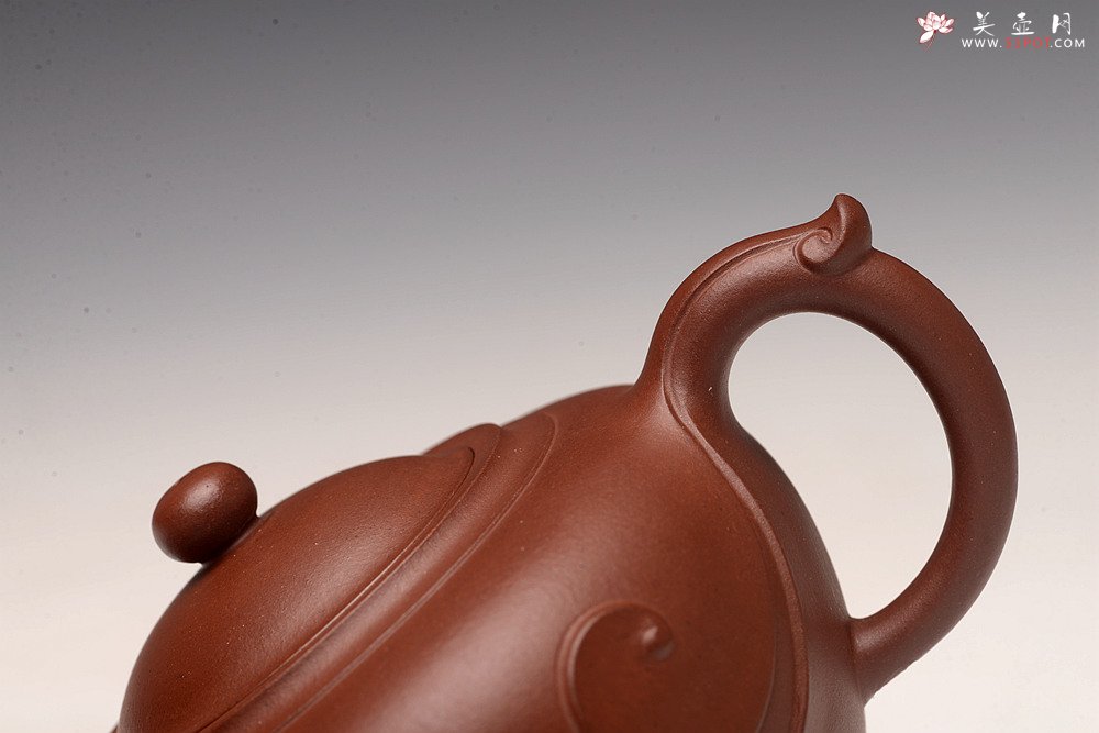 紫砂壶图片：于洪霞丙申春作品 飘逸出尘 雅致 全手云水禅心 出水如注 - 宜兴紫砂壶网