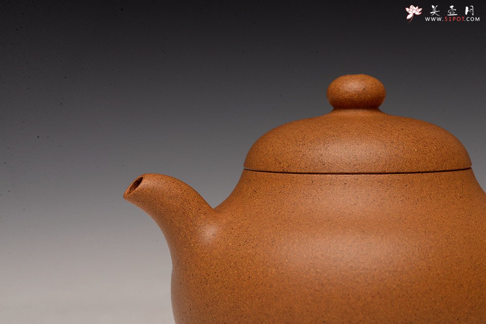 紫砂壶图片：一把好梨 老段泥 清风送爽 曲峰新作 黄梨 耐品 - 宜兴紫砂壶网