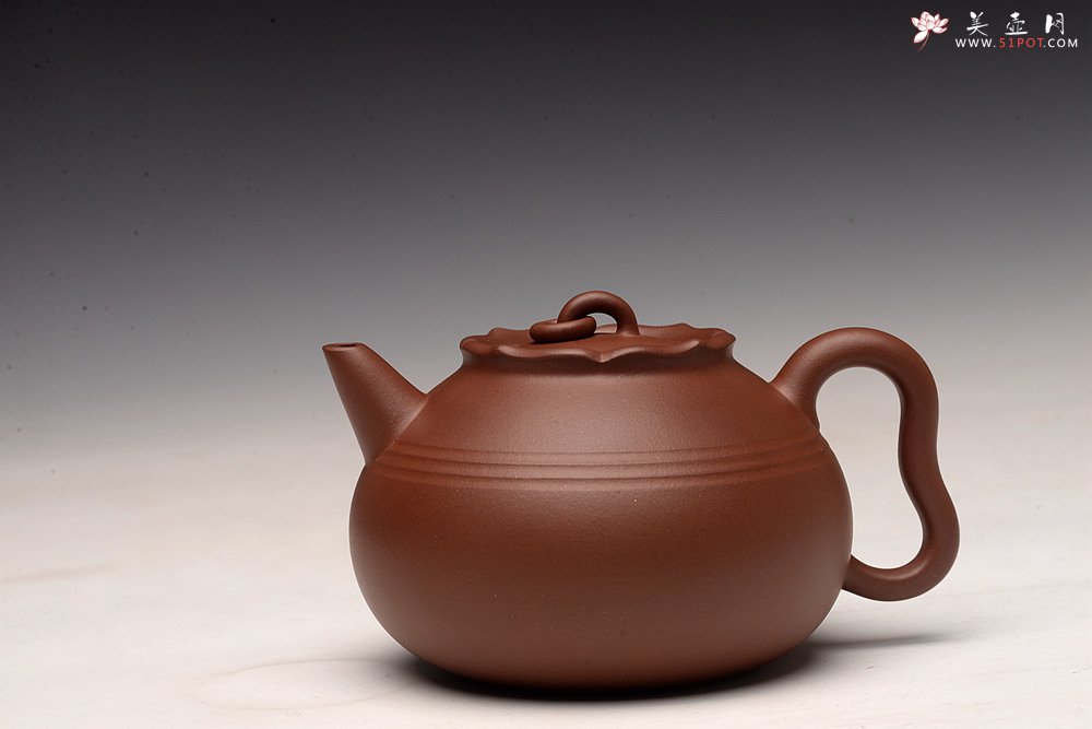 紫砂壶图片：于洪霞新作 造型敦厚 古雅可人 细节頗見功力 心心相印 全手素心 - 宜兴紫砂壶网