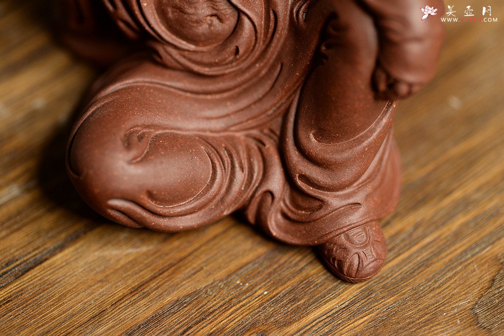 紫砂壶图片：手工雕塑 静~ 自在罗汉 做工精细 廖生塔作品~ - 宜兴紫砂壶网