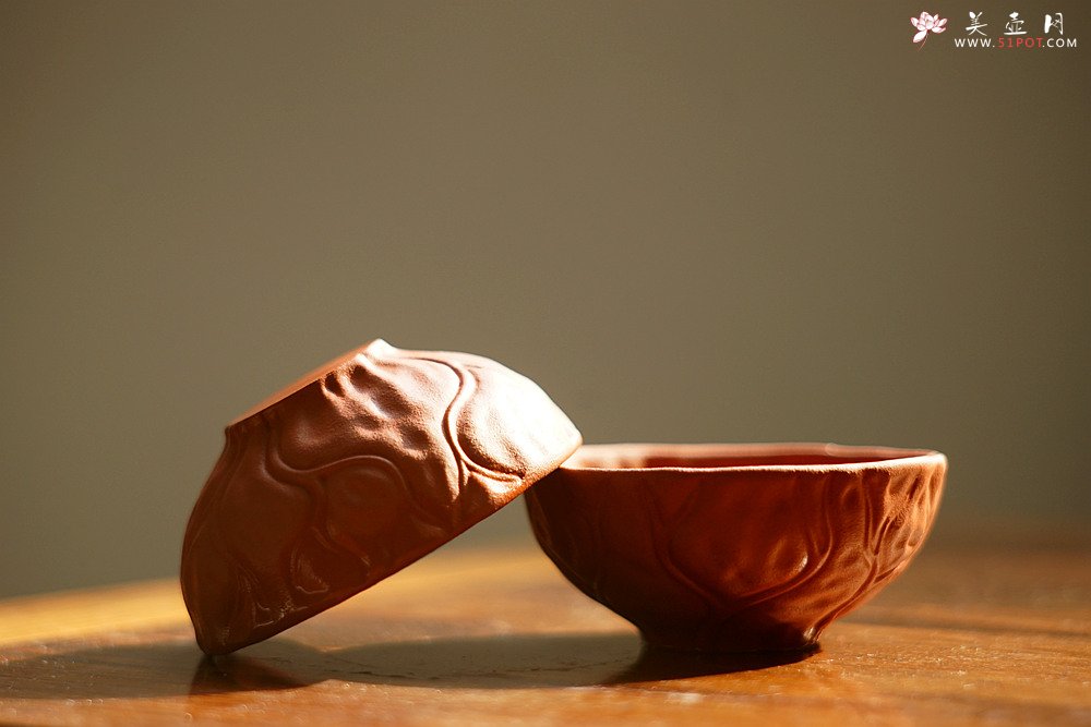 紫砂壶图片：美壶特惠 锤目公道杯+一对荷叶杯  - 宜兴紫砂壶网