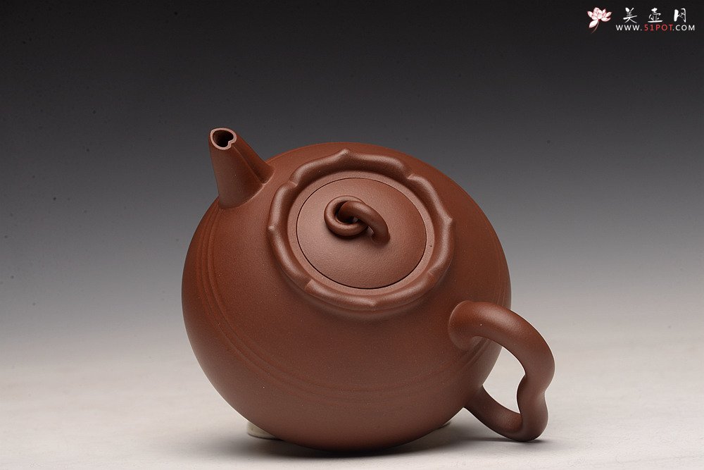 紫砂壶图片：于洪霞新作 造型敦厚 古雅可人 细节頗見功力 心心相印 全手素心 - 宜兴紫砂壶网