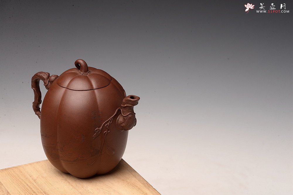 紫砂壶图片：顾正芳精品全手 原创作品 花货技法精湛  甜瓜 赵辉老师精刻 - 宜兴紫砂壶网