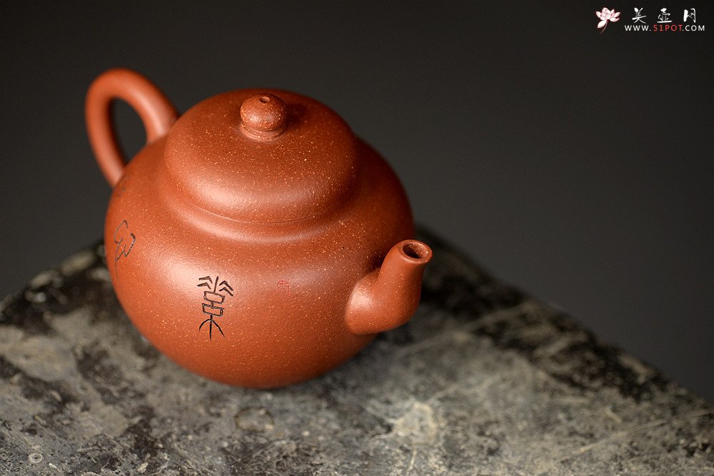 紫砂壶图片：亭亭玉立 素心静气 弯嘴莲子 - 宜兴紫砂壶网