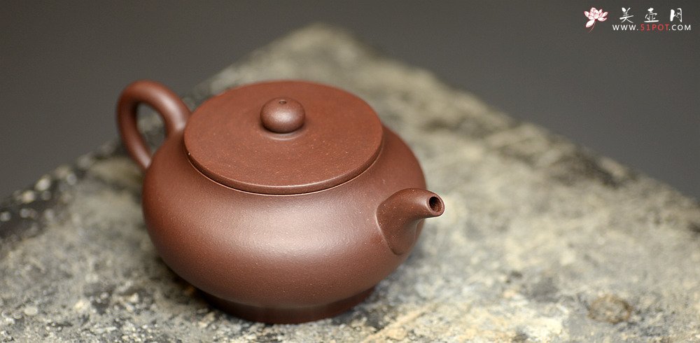 紫砂壶图片：王薇丙申年春全手新作 上下刹凹 大口实用 虚扁 - 宜兴紫砂壶网