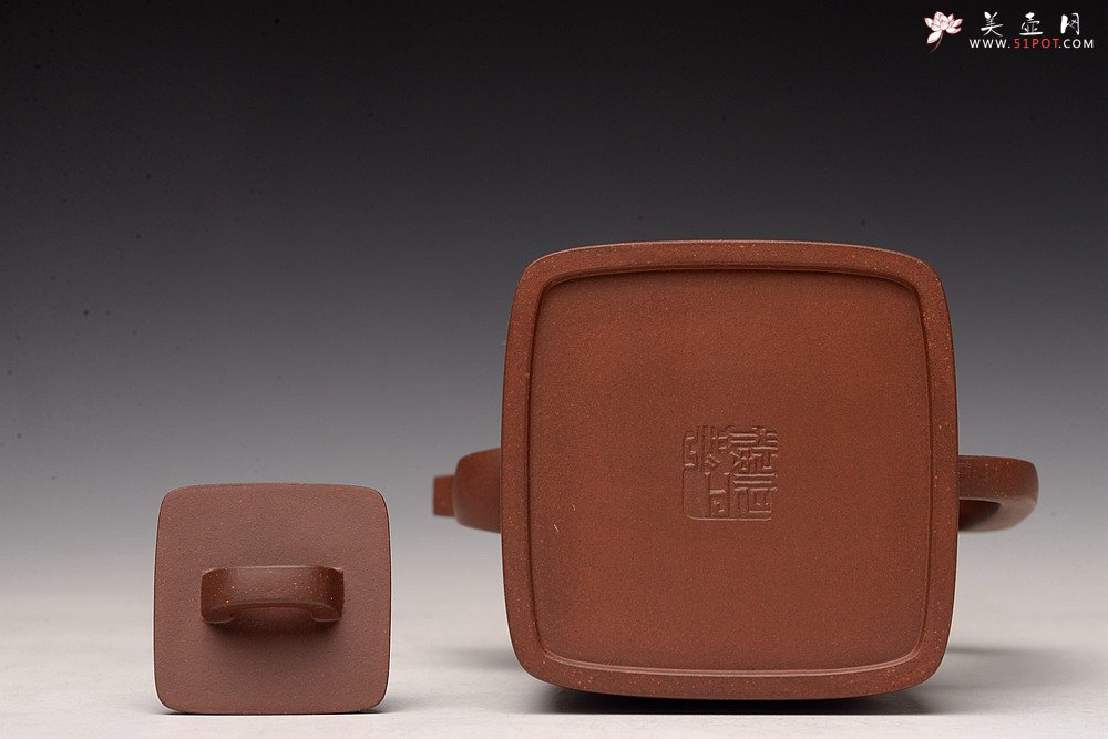 紫砂壶图片：何卫枫丙申春全手作品 强强联合毛国强徒弟刘华文气装饰 高士怀古 四方云鼎 - 宜兴紫砂壶网