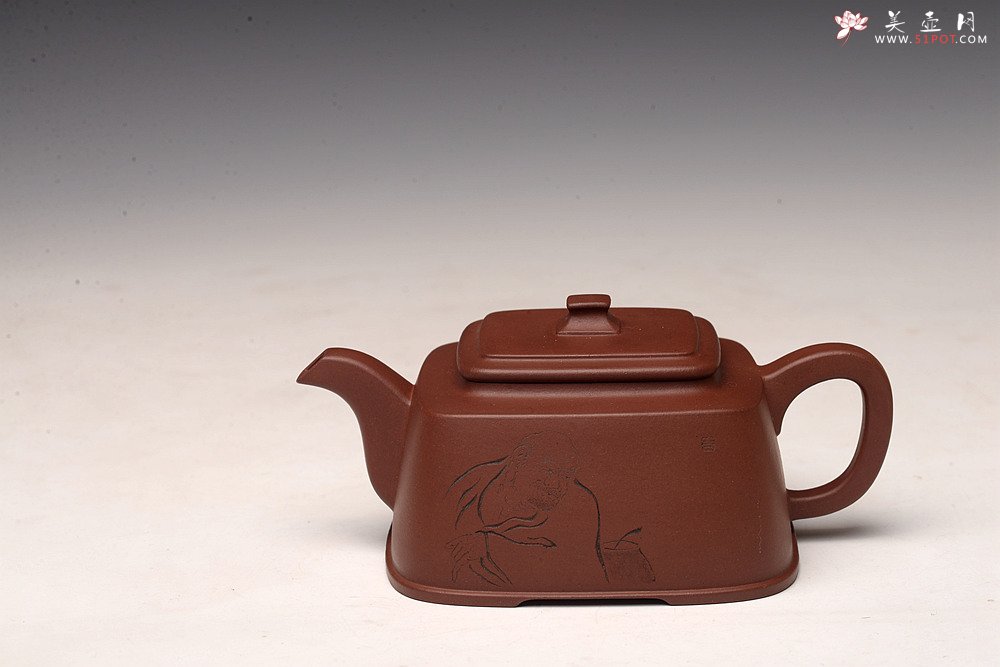 紫砂壶图片：于洪跃全手新品 丙申春 稳重大方 矮四方 游心堂装饰 - 宜兴紫砂壶网