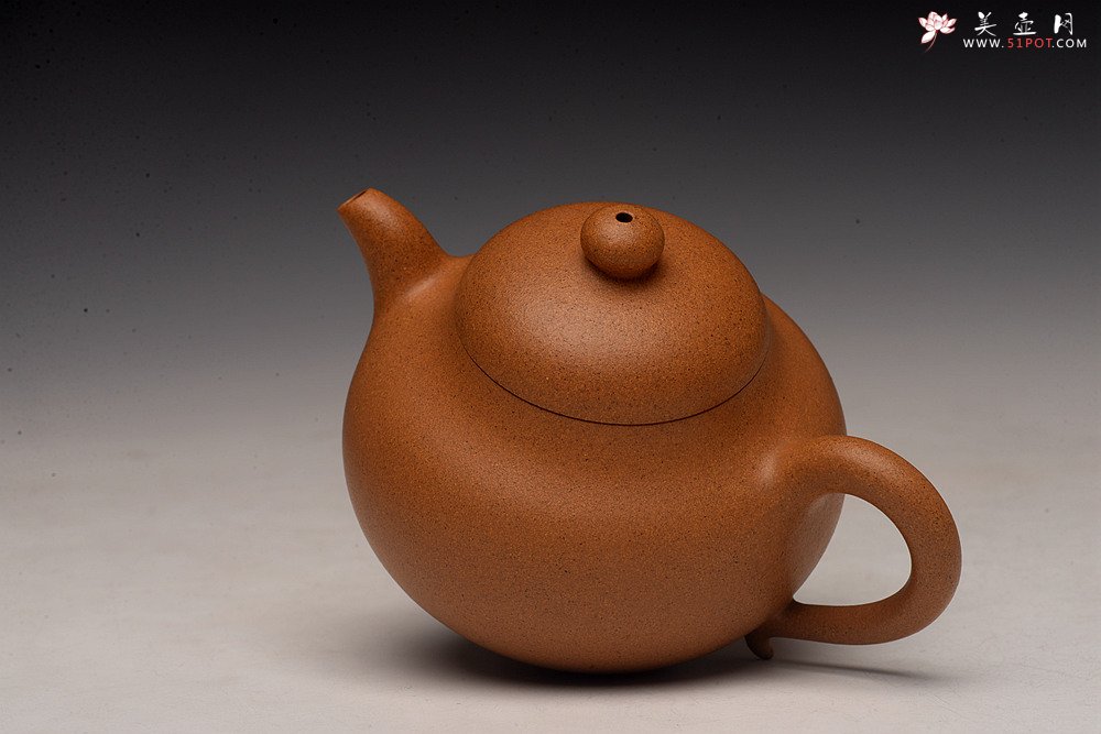 紫砂壶图片：一把好梨 老段泥 清风送爽 曲峰新作 黄梨 耐品 - 宜兴紫砂壶网