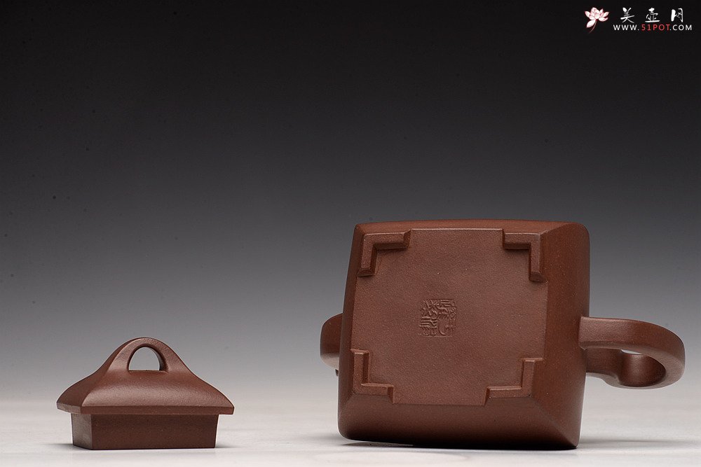 紫砂壶图片：于洪跃原创作品 线条流畅 做工精致 全手四方宫樽  - 宜兴紫砂壶网