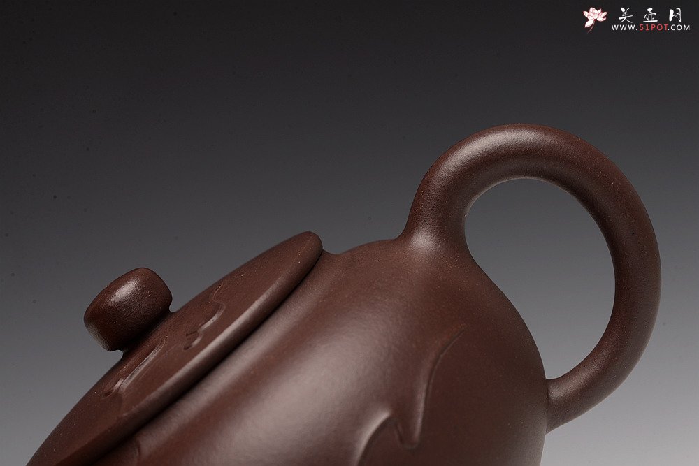 紫砂壶图片：高雪琴乙未年全手原创作品 陆轶舟精心装饰 云卷云舒 雅致 云锦 - 宜兴紫砂壶网