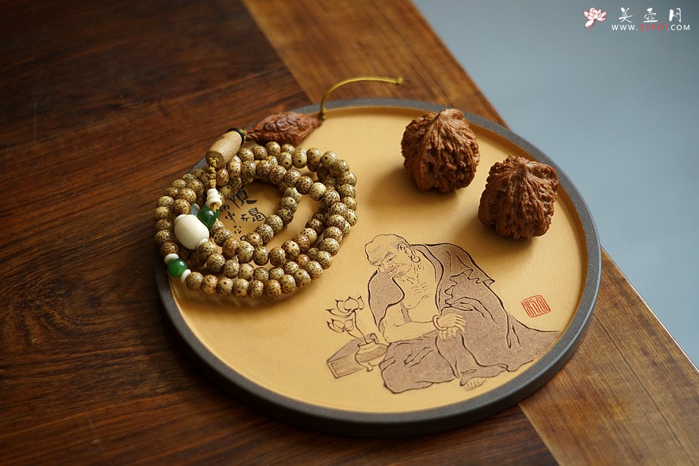 紫砂壶图片：美壶特惠 游心堂主人精刻 文气工笔罗汉系列 干泡台 文盘 送礼自玩佳品 - 宜兴紫砂壶网