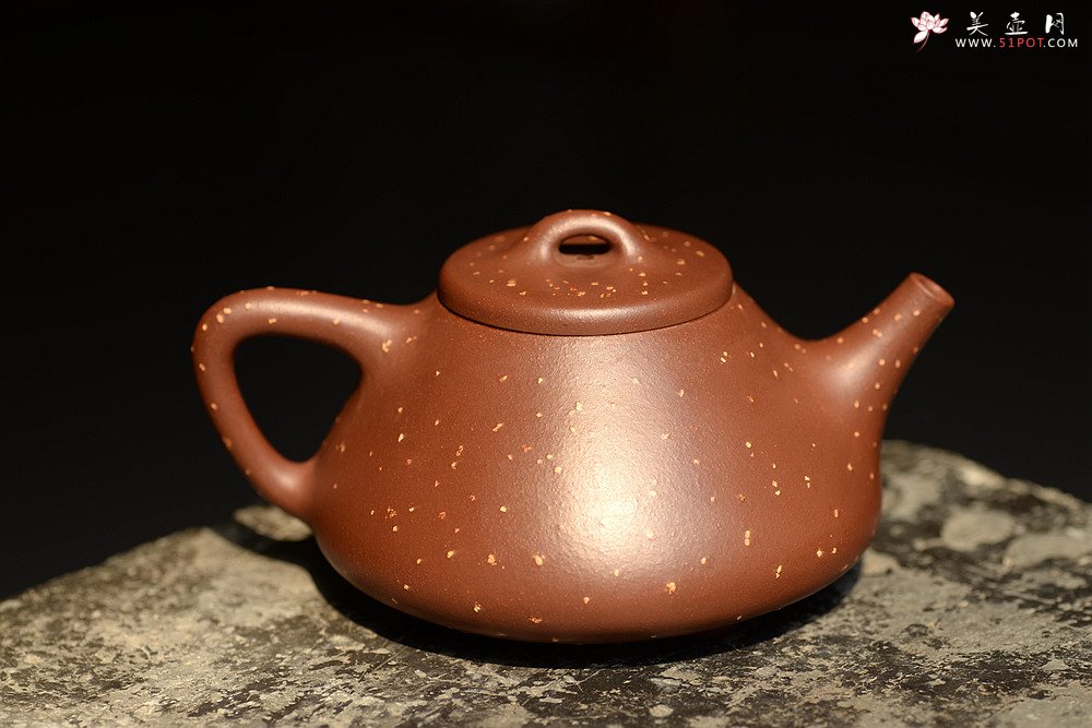 紫砂壶图片：骨肉均挺 迷人铺砂 巧克力之全手子冶石瓢 - 宜兴紫砂壶网