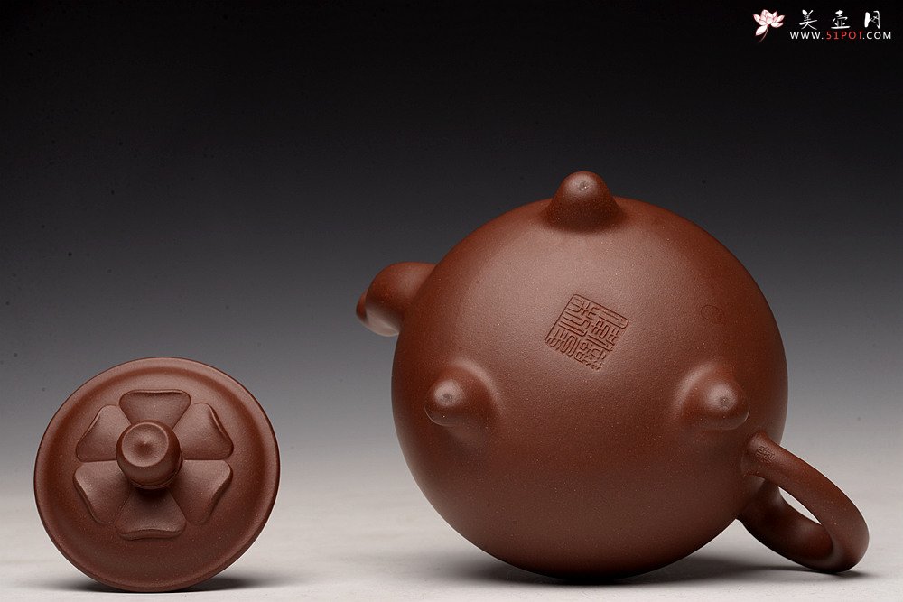 紫砂壶图片：储俊伟 精品代表作 全手三足宝莲（获得乙未年全手工大赛三等奖） 温文尔雅 - 宜兴紫砂壶网