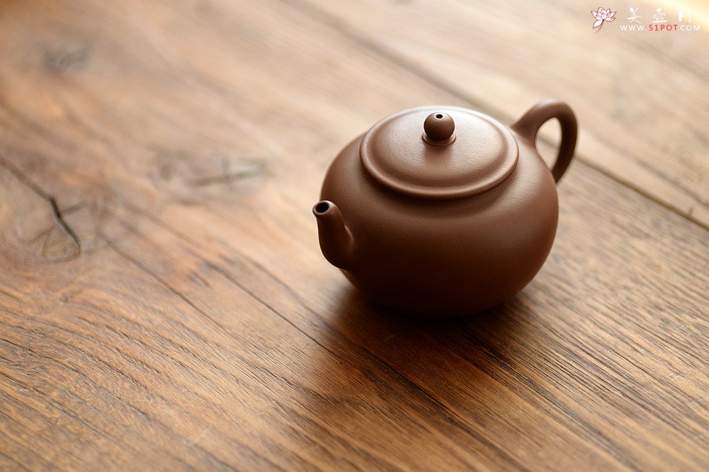 紫砂壶图片：王微全手  做工精致 秀气可人 怡圆壶 极品清水泥 - 宜兴紫砂壶网