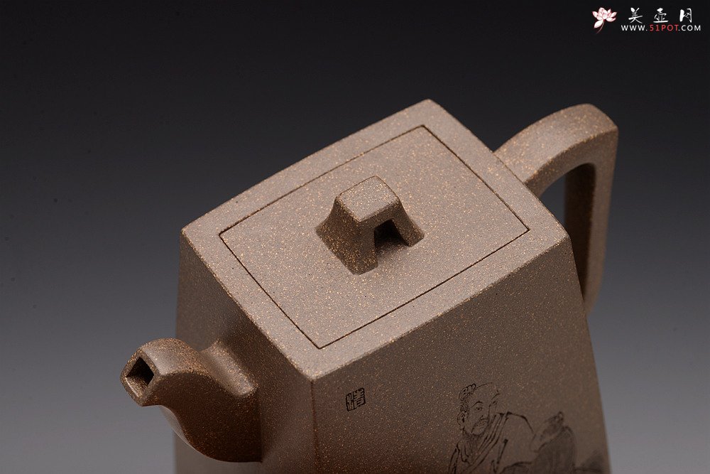 紫砂壶图片：何卫枫丙申春全手新作 毛国强徒弟刘华文气装饰 明相四方 稳中见秀 做工挺拔 - 宜兴紫砂壶网