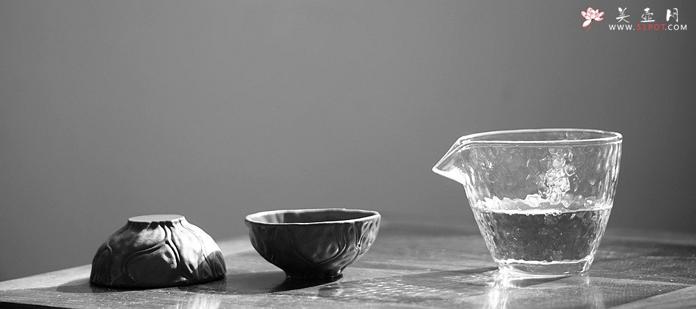 紫砂壶图片：美壶特惠 锤目公道杯+一对荷叶杯  - 宜兴紫砂壶网