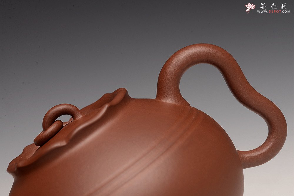紫砂壶图片：于洪霞新作 造型敦厚 古雅可人 细节頗見功力 心心相印 全手素心 - 宜兴紫砂壶网