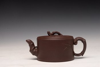 紫砂壶图片：顾正芳丙申春作品 温文尔雅  贴叶精湛 全手竹段  - 宜兴紫砂壶网