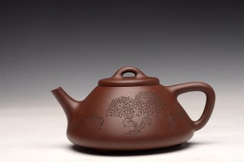 紫砂壶图片：劲骨之瓢 全手摹古石瓢 张听刚刻绘刀法精炼 古韵流长 - 宜兴紫砂壶网