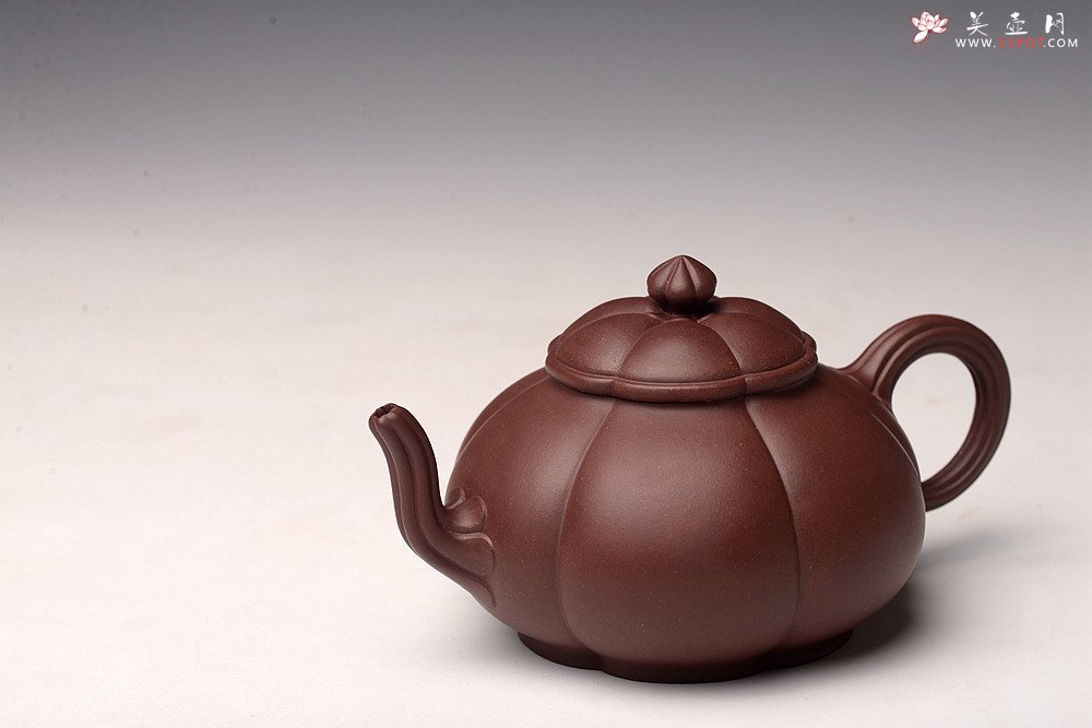 紫砂壶图片：气韵流畅 绽放之美 全手筋囊佳器 六瓣莲花 - 宜兴紫砂壶网