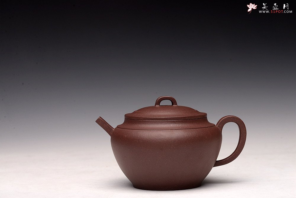 紫砂壶图片：詹黎明全手新作 古朴稳重 线条清晰流畅 颇具个性 陶瓮二 做工精致 - 宜兴紫砂壶网