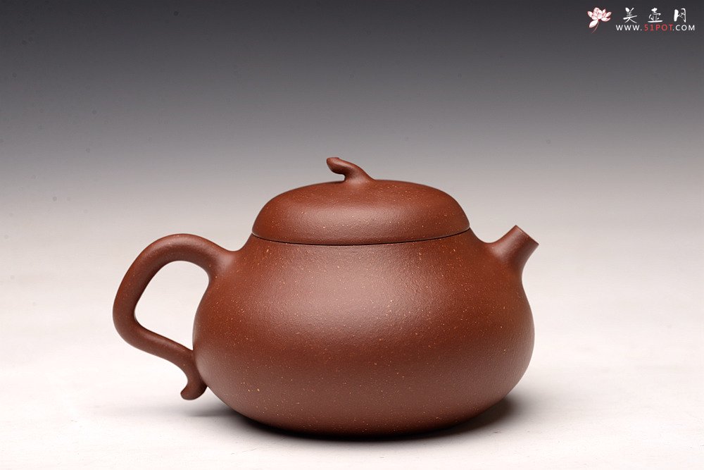 紫砂壶图片：美壶特惠 路达全手新作 清新可爱 小茄瓜 油润降坡泥 - 宜兴紫砂壶网