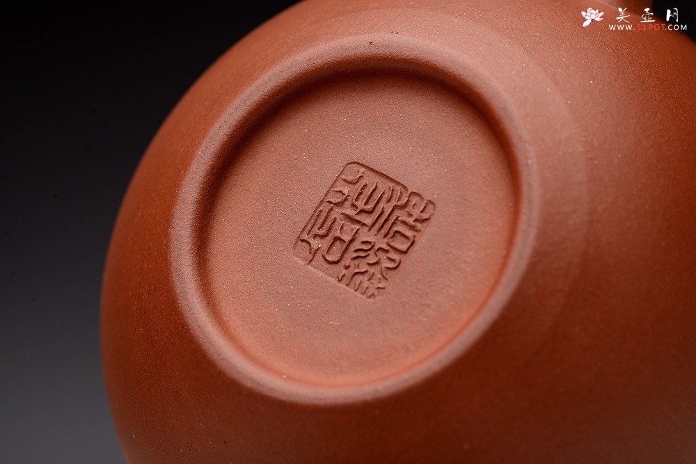 紫砂壶图片：赵浩淼丙申春 摹古作品  全手莲子 雄厚霸气 经典再现 - 宜兴紫砂壶网