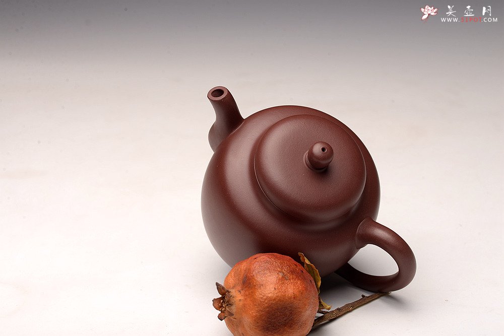 紫砂壶图片：美壶特惠 俞欣荣新作 圆润挺拔 高挑有力 高灯 - 宜兴紫砂壶网