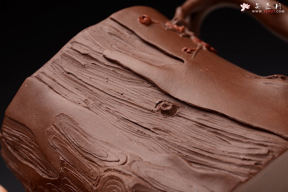 紫砂壶图片：单志萍新作 苍劲之意 古拙之风 全手松梅情深 经典作品 - 宜兴紫砂壶网