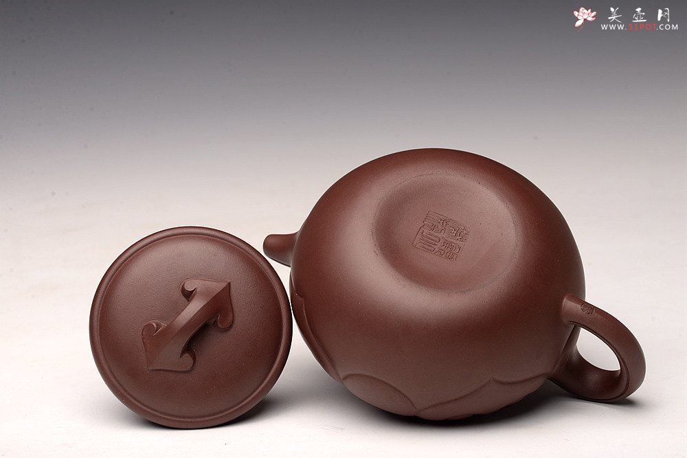 紫砂壶图片：顾小英丙申作品  优质老紫泥  仿古如意 大气稳重 - 宜兴紫砂壶网