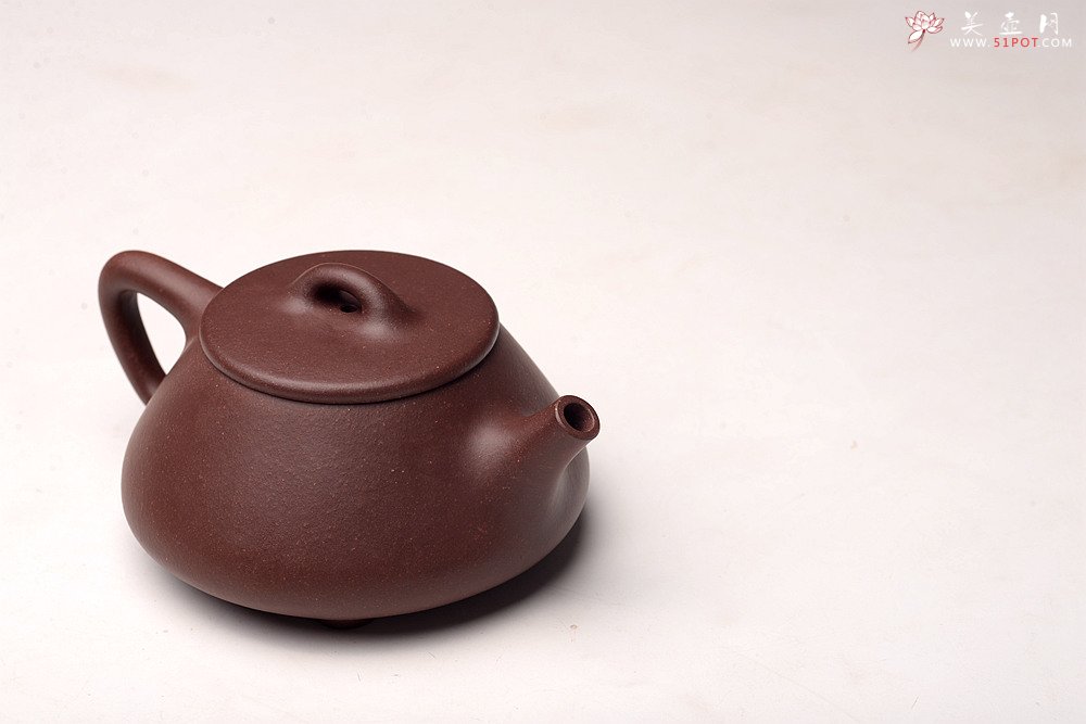 紫砂壶图片：周斌经典作品 稳重大方 优质拼紫 全手平盖石瓢 - 宜兴紫砂壶网