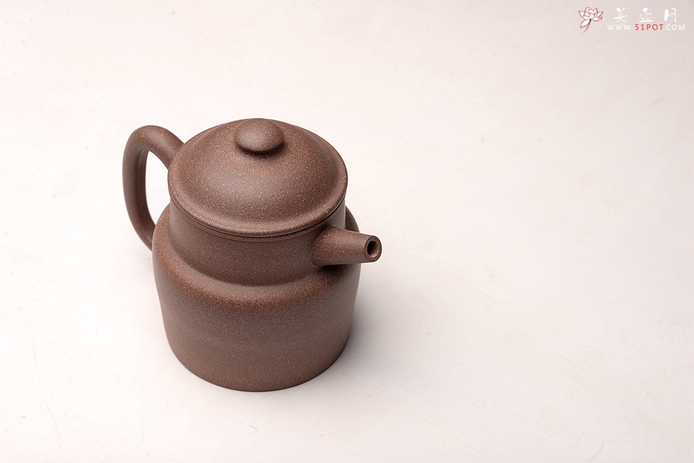 紫砂壶图片：淞庐全手新作 端庄沉稳 文气 高执 - 宜兴紫砂壶网
