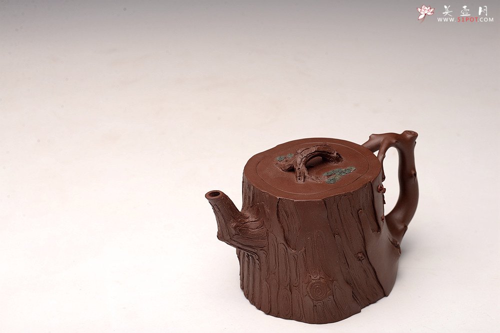 紫砂壶图片：单志萍新作 苍劲之意 古拙之风 全手松梅情深 经典作品 - 宜兴紫砂壶网