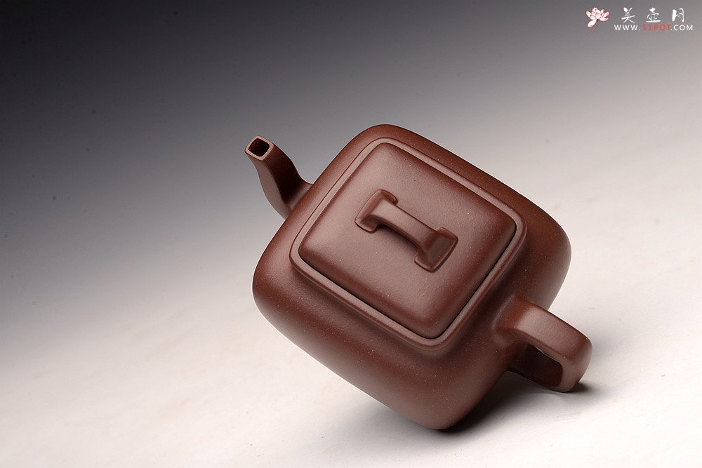 紫砂壶图片：何卫枫丙申春全手新作 敦厚文气 方中见圆 刚柔并济 樽方 - 宜兴紫砂壶网