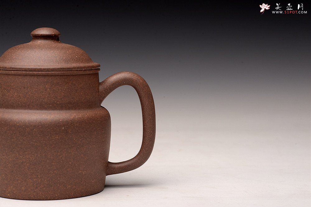 紫砂壶图片：淞庐全手新作 端庄沉稳 文气 高执 - 宜兴紫砂壶网