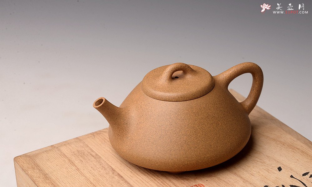紫砂壶图片：丙申新品 美壶特惠 骨感段泥小石瓢 140cc 岩茶、普洱利器 - 宜兴紫砂壶网