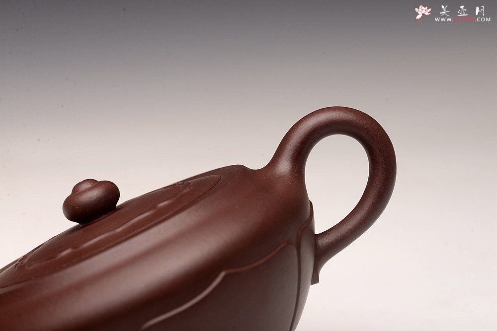 紫砂壶图片：大口实用 唐彬杰款 美壶特惠 莲花矮僧帽 细节处理到位  - 宜兴紫砂壶网