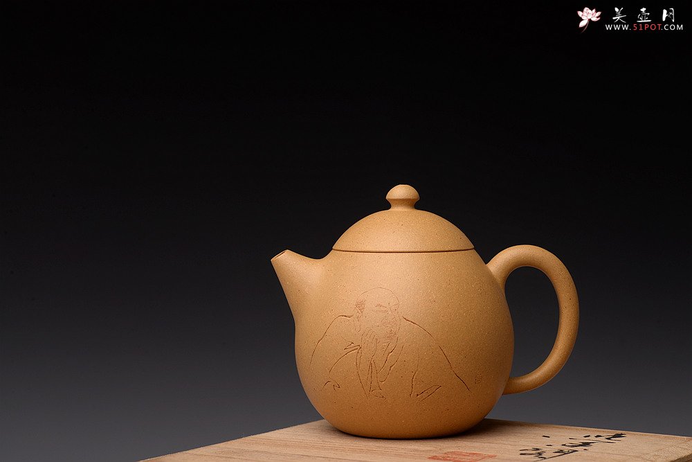 紫砂壶图片：传统器形  优质段泥 精工龙蛋 秀气可人 游心堂装饰 喜从天降 - 宜兴紫砂壶网