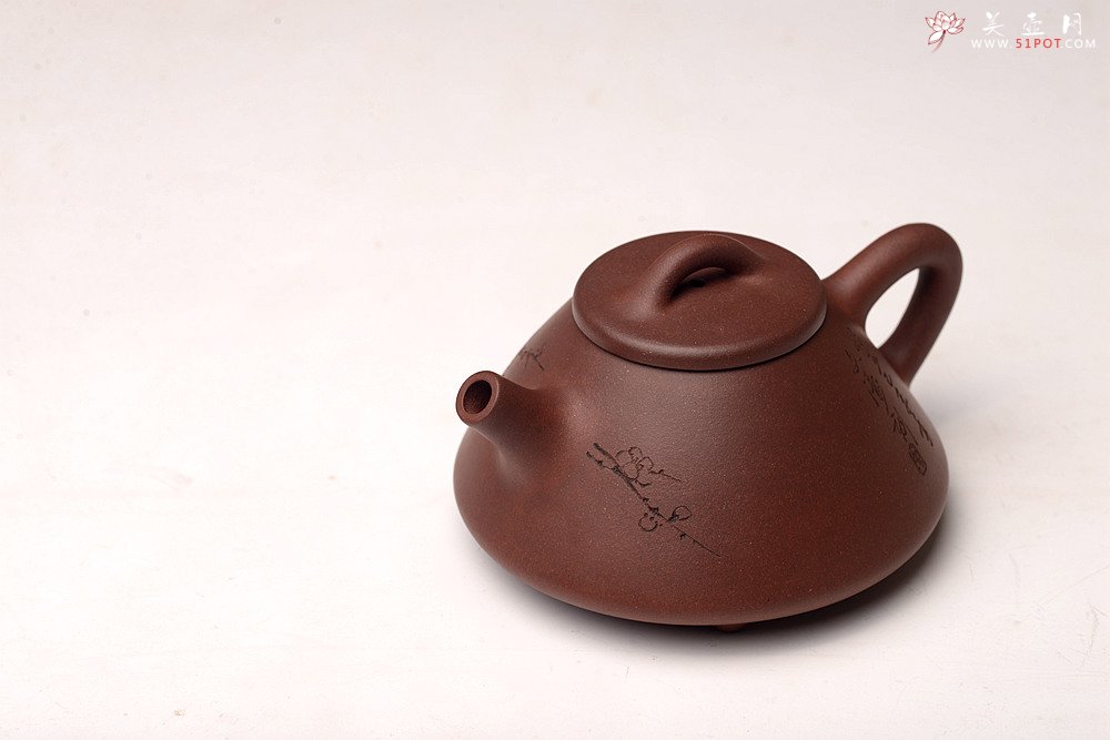 紫砂壶图片：摹古清味~ 鸿渝山房新品 美壶特惠 茶人最爱 拙味石瓢 助工文涛装饰 - 宜兴紫砂壶网
