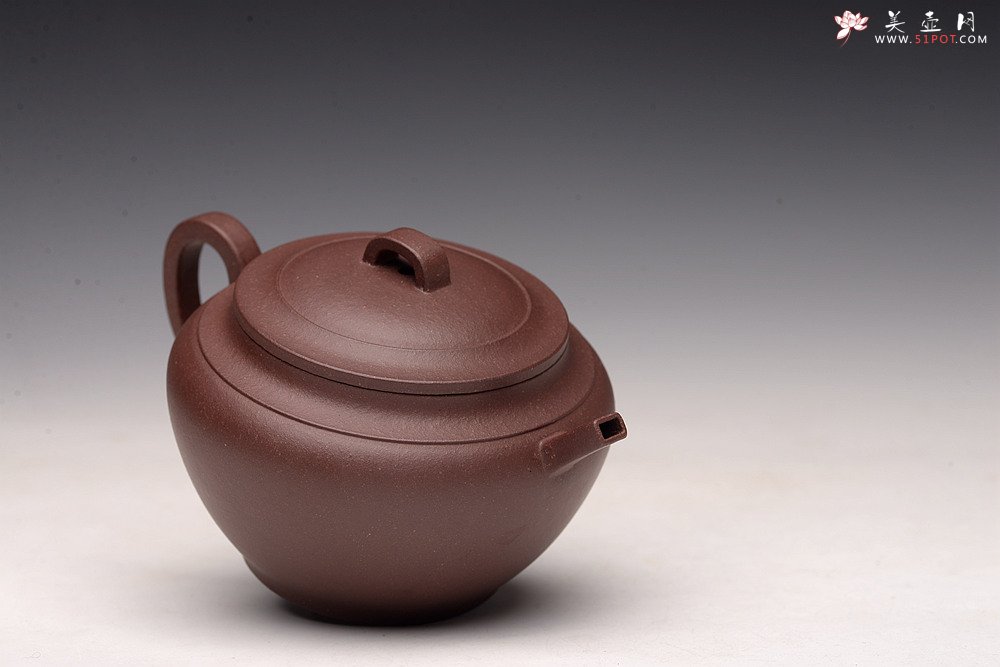 紫砂壶图片：詹黎明全手新作 古朴稳重 线条清晰流畅 颇具个性 陶瓮二 做工精致 - 宜兴紫砂壶网