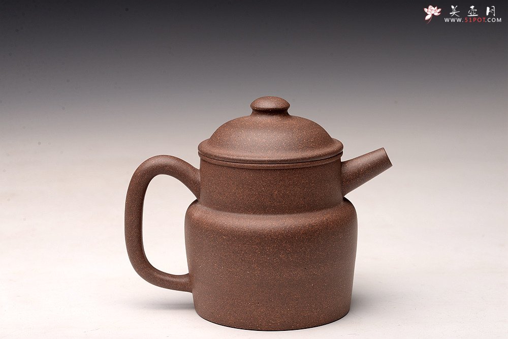 紫砂壶图片：淞庐全手新作 端庄沉稳 文气 高执 - 宜兴紫砂壶网
