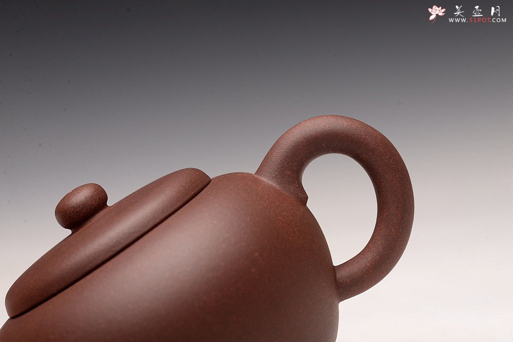 紫砂壶图片：鸿渝山房新品 美壶特惠   拙朴之风 杀茶利器 茶人最爱 矮巨轮 - 宜兴紫砂壶网