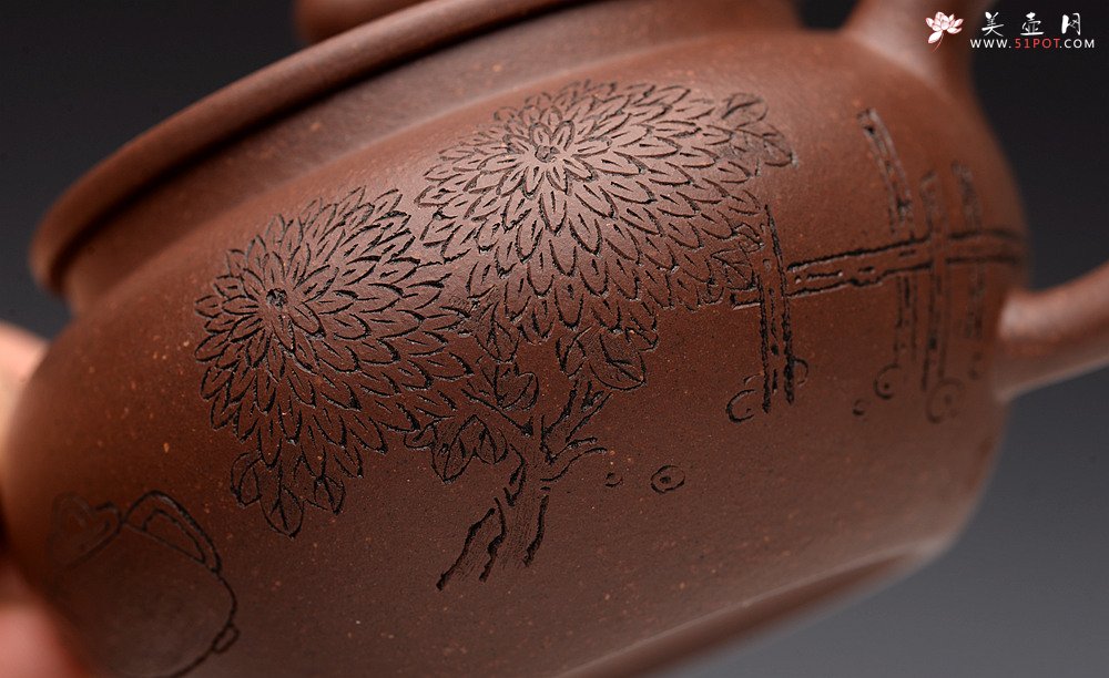 紫砂壶图片：张听刚精心装饰  刻绘精彩 大口实用 全手巨轮珠 摹曼生画 - 宜兴紫砂壶网