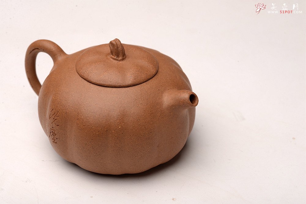 紫砂壶图片：姜建荣全手玩味小南瓜 田园清趣 游心堂主人装饰 - 宜兴紫砂壶网