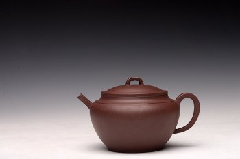 紫砂壶图片：詹黎明全手新作 古朴稳重 线条清晰流畅 颇具个性 陶瓮二 做工精致 - 宜兴紫砂壶网
