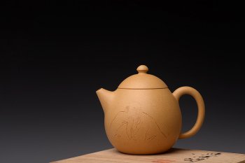 紫砂壶图片：传统器形  优质段泥 精工龙蛋 秀气可人 游心堂装饰 喜从天降 - 宜兴紫砂壶网