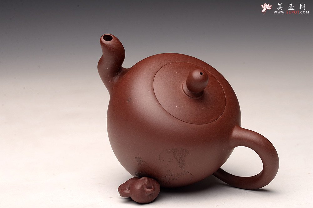 紫砂壶图片：饱满圆润 陈国良款式  一粒珠 游心堂主人装饰 - 宜兴紫砂壶网