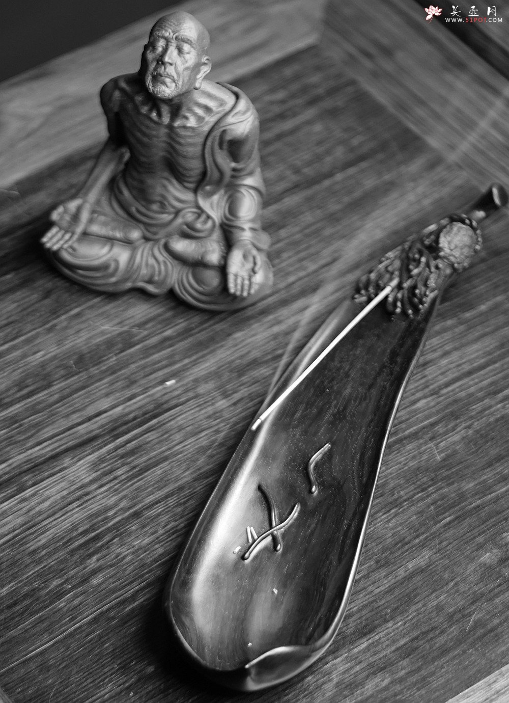 紫砂壶图片：廖生塔手工雕塑  静~ 沐心罗汉 做工精细  - 宜兴紫砂壶网